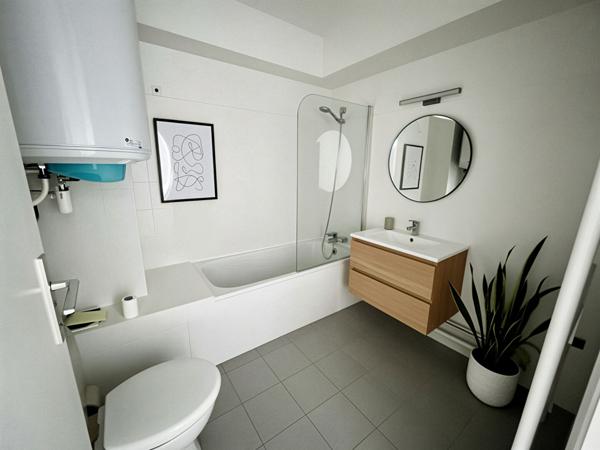 Appartement Nantes centre ville T2 de 29 m2 balcon + Box,  
Nantes 44000