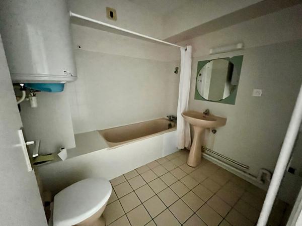 Appartement Nantes centre ville T2 de 29 m2 balcon + Box,  
Nantes 44000