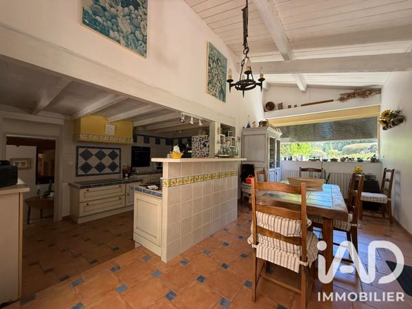 Maison à vendre 7 pièces 285 m² Fuveau