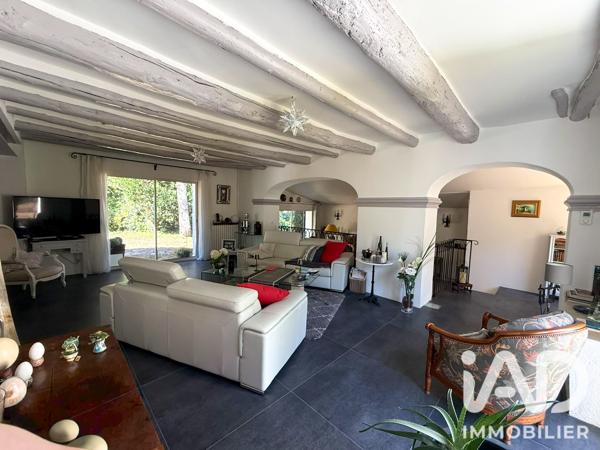 Maison à vendre 7 pièces 285 m² Fuveau