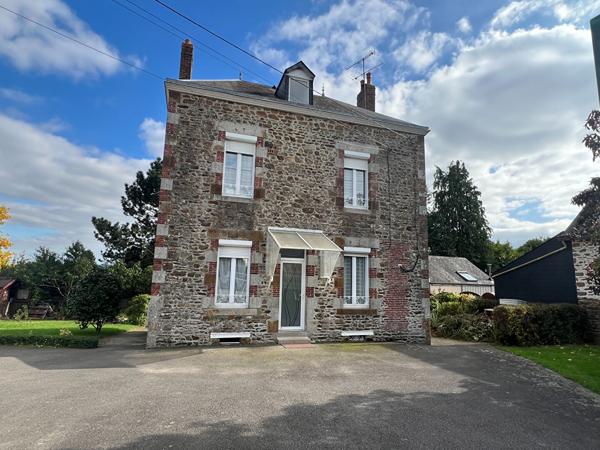 Maison - 4 chambres - 123 m² , Ernee