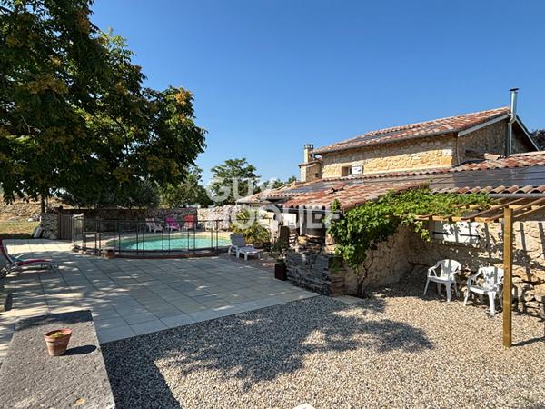 Ancienne Ferme à vendre à Châteaubourg