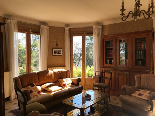 belle villa traditionnelle T6