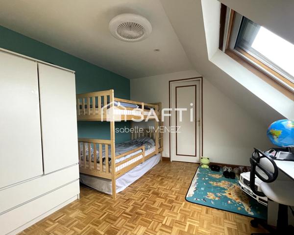 Superbe maison indépendante sur sous-sol total, au calme avec jardin paysagé !