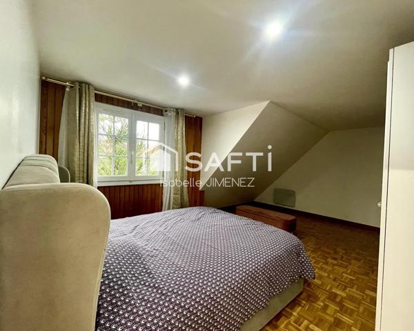 Superbe maison indépendante sur sous-sol total, au calme avec jardin paysagé !