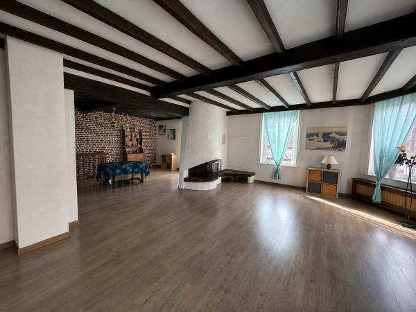 Appartement de 145m2 avec local commercial