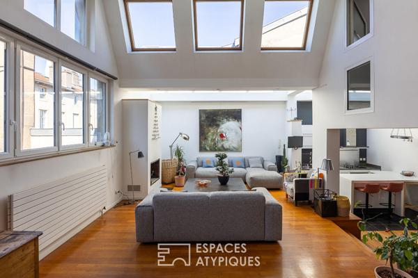 Loft baigné de lumière dans un ancien atelier en coeur de ville