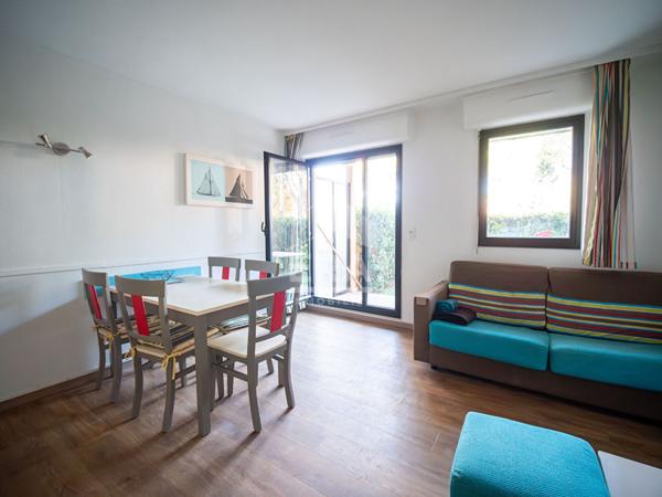 Studio Rez de jardin Mandelieu La Napoule LOCATION MEUBLEE