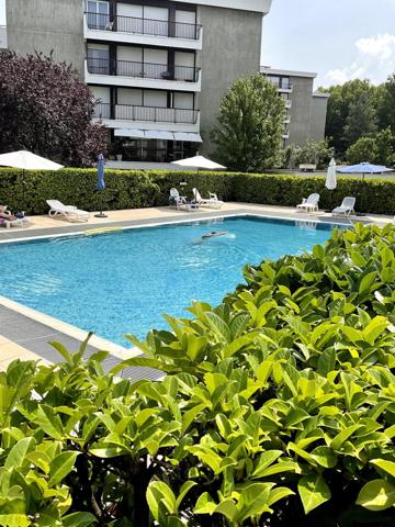 À vendre – Appartement T2 de 50 m² avec piscine, parking et cave – Mérignac centre