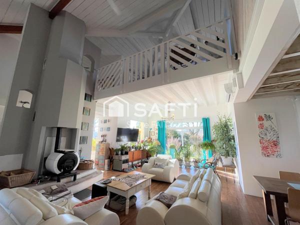 Centre ville, magnifique villa d'architecte T6, garage 50 m², grand terrain, piscine