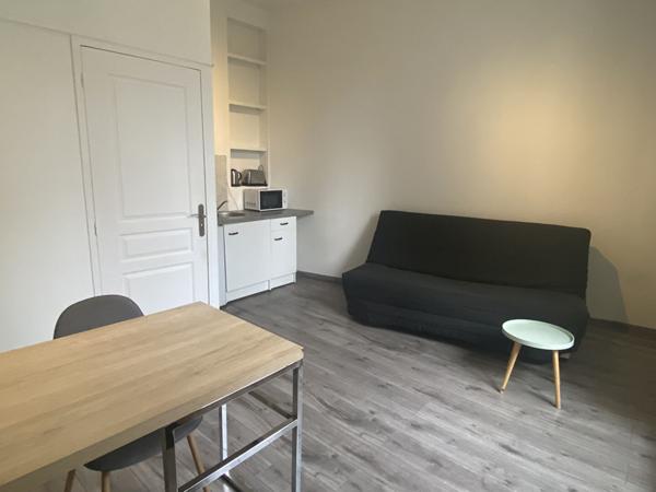 A LOUER - studio meublé à deux pas du château d'Angers 17.69 m²