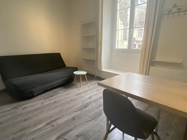 A LOUER - studio meublé à deux pas du château d'Angers 17.69 m²