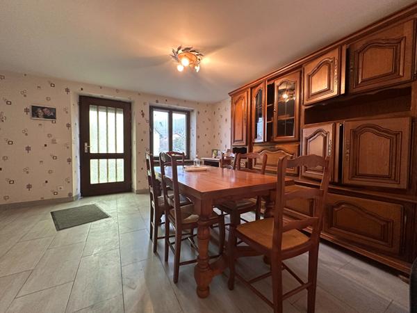 Maison - 8 pièces - 140 m²