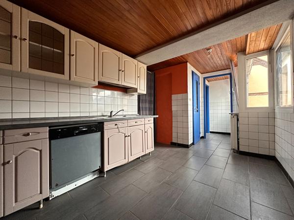 Maison - 8 pièces - 140 m²