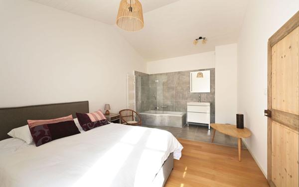 Maison à vendre    7 pièces •  Sainte-Marie-de-Ré