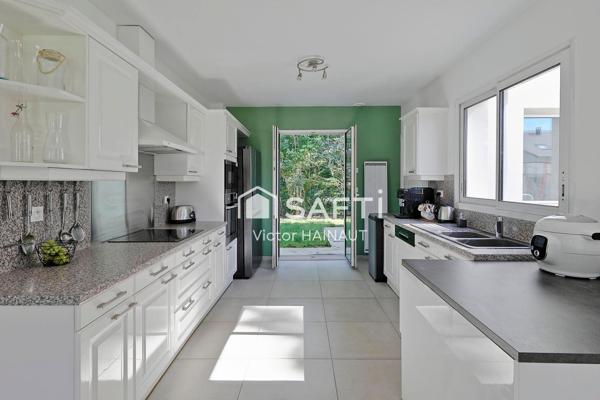 Maison 8 pièces - 251 m² - Bois Vignolles
