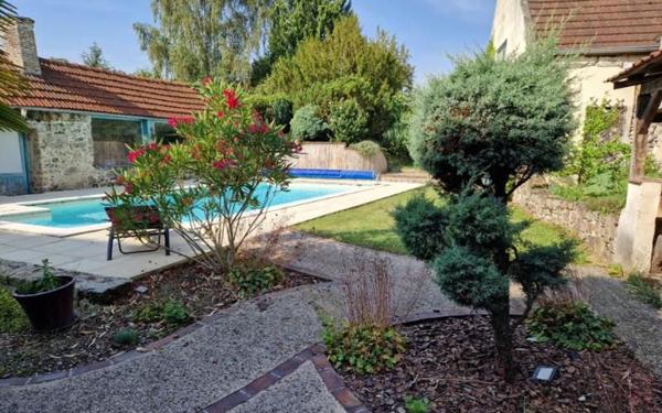 Maison à vendre    5 pièces •  Crépy