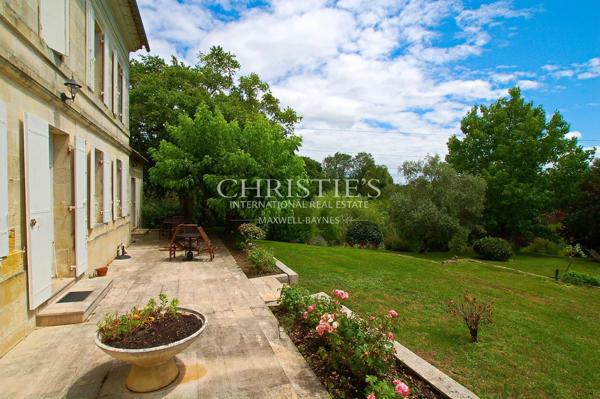 Charmante maison en pierre ouverte sur la nature et son jardin