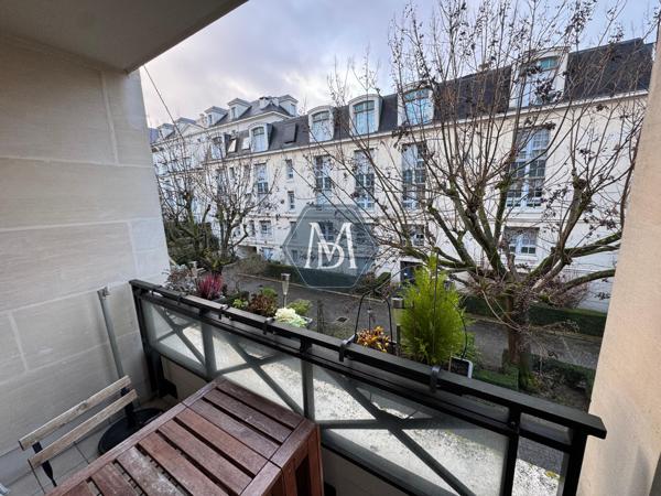 92320 CHÂTILLON - VIEUX BOURG/COMMERCES 3 PIECES 2 CH + CAVE + PARK. INT.