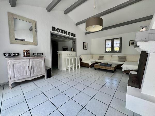 Longère avec piscine à 15min de l'océan