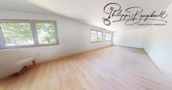 Appartement T3 entièrement rénové au premier étage