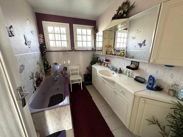Charmante propriété de 6 chambres avec parc, piscine et accès rivière