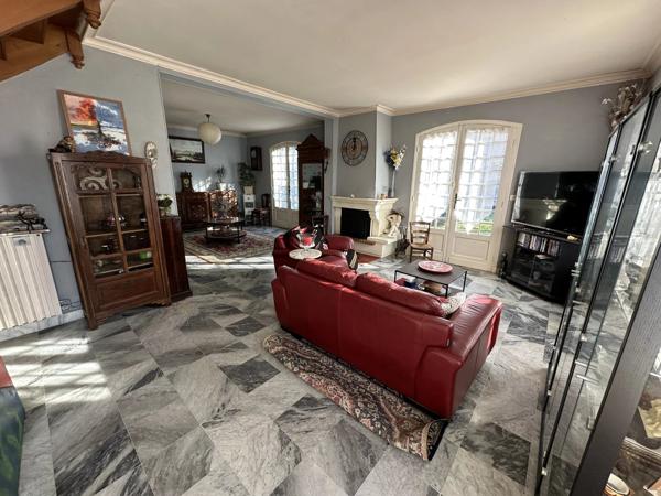 Charmante propriété de 6 chambres avec parc, piscine et accès rivière