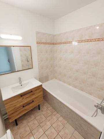 Résidence de 2005 - 4 pièces de 77 m², balcon + parking sous-sol