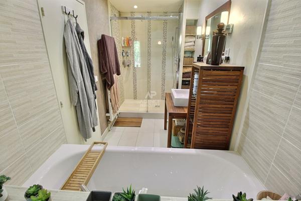 Maison Verneuil Sur Seine 7 pièce(s) 140 m2 €508 000 ** - Référence 964