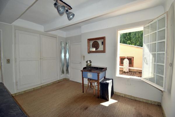 DIGNE LES BAINS (04), Maison de ville avec jardin