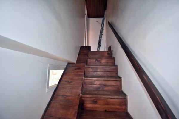 DIGNE LES BAINS (04), Maison de ville avec jardin