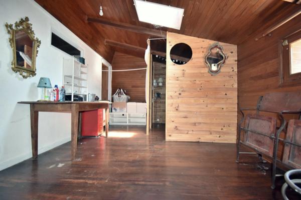 DIGNE LES BAINS (04), Maison de ville avec jardin