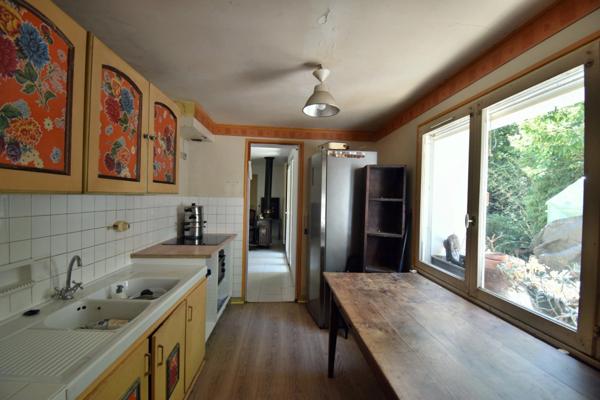 DIGNE LES BAINS (04), Maison de ville avec jardin