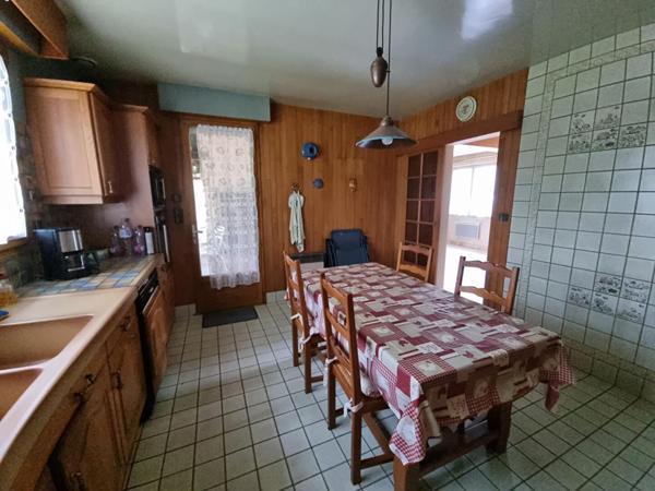MAISON TRADITIONNELLE  et UN TRES BEL ETANG de plus de 4000m²