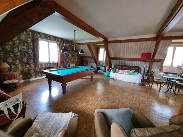 MAISON TRADITIONNELLE  et UN TRES BEL ETANG de plus de 4000m²