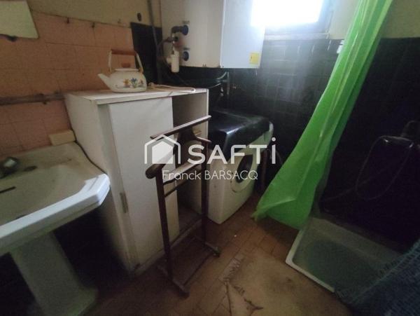 MAISON LANDAISE  A RESTAURER AVEC JARDIN