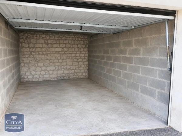 Parking à louer Chinon (37500)