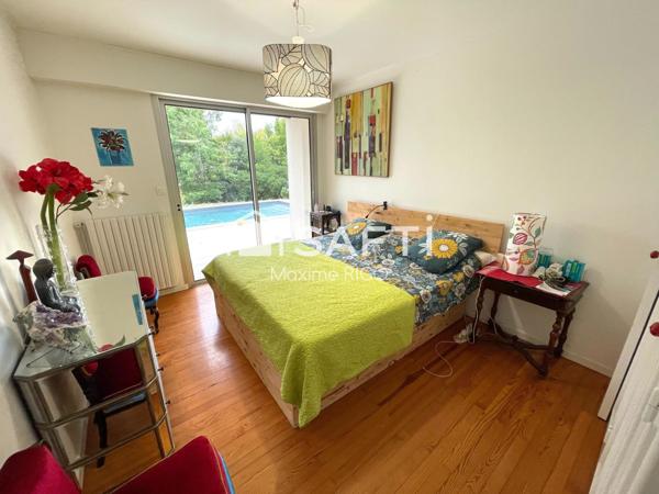 Maison d'architecte 7 pièces avec piscine