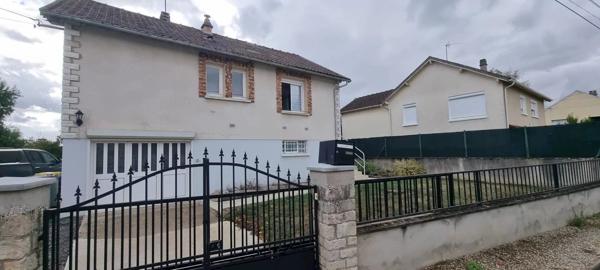 Location                                                      Maison
                        
                     3 pièces                      85 m2                     à Véron