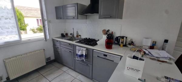 Location                                                      Maison
                        
                     3 pièces                      85 m2                     à Véron