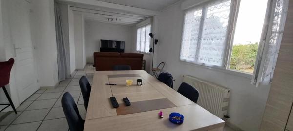 Location                                                      Maison
                        
                     3 pièces                      85 m2                     à Véron