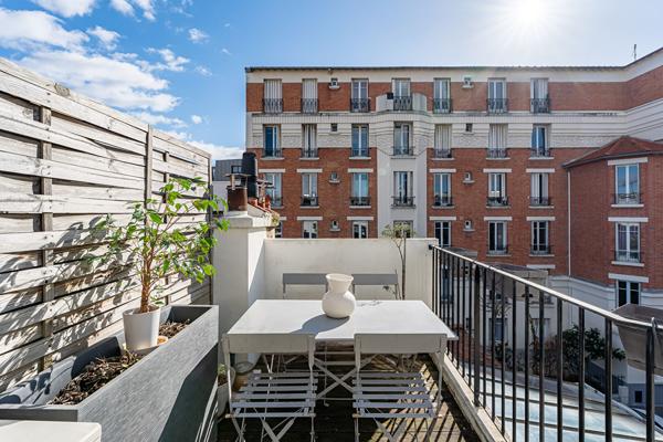 Duplex esprit loft avec terrasse et garage au dernier étage