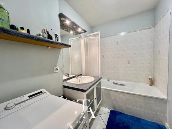 Appartement T3 à Bassens de 62 m2 en rez-de-jardin – plein sud, terrasses, sans vis-à-vis, garage et cave