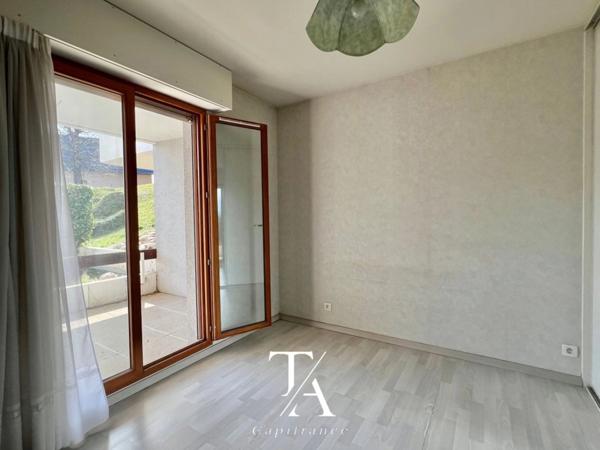 Appartement T3 à Bassens de 62 m2 en rez-de-jardin – plein sud, terrasses, sans vis-à-vis, garage et cave