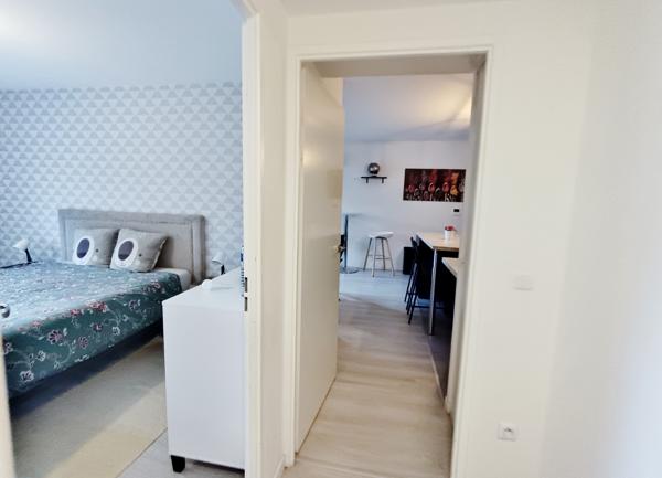 Appartement
         3 pièces
        - 62 m² Exclusivité 295 000 € *