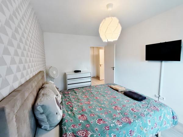 Appartement
         3 pièces
        - 62 m² Exclusivité 295 000 € *
