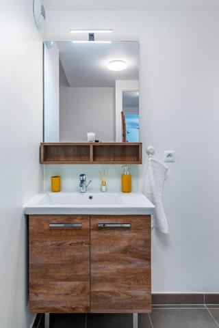 Appartement
         3 pièces
        - 62 m² Exclusivité 295 000 € *