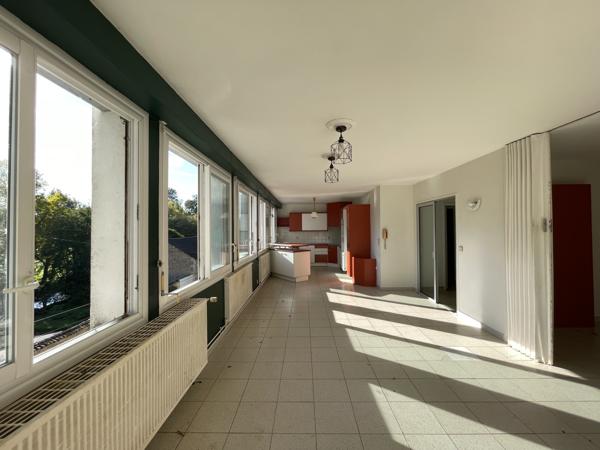 Maison inversée avec vue sur la Charente / Upside-down house with a view over the Charente