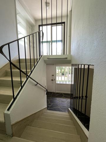Maison inversée avec vue sur la Charente / Upside-down house with a view over the Charente