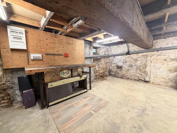 Maison de ville spacieuse avec 4 chambres, à deux pas des commodités